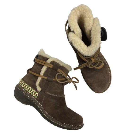 UGG Australia 'Cove' Brown Leather Winter Ankle Boots (size 9) - Picture 1 of 16